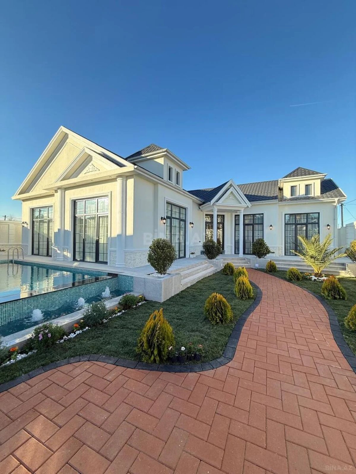 Satılır 4 otaqlı həyət evi 208 m²