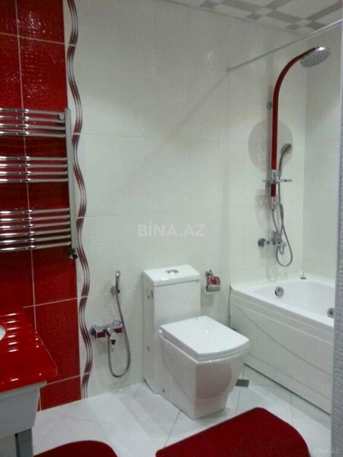 Satılır 3 otaqlı mənzil 180 m²