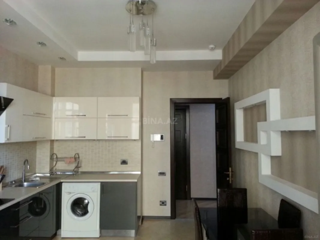 Satılır 3 otaqlı mənzil 180 m²