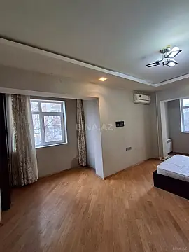 Satılır 1 otaqlı mənzil 42 m²