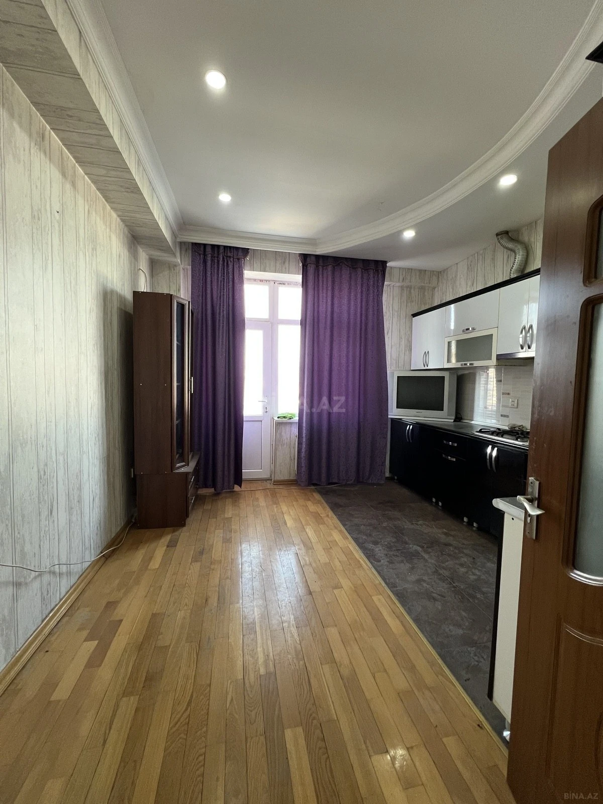 Satılır 2 otaqlı mənzil 98 m²