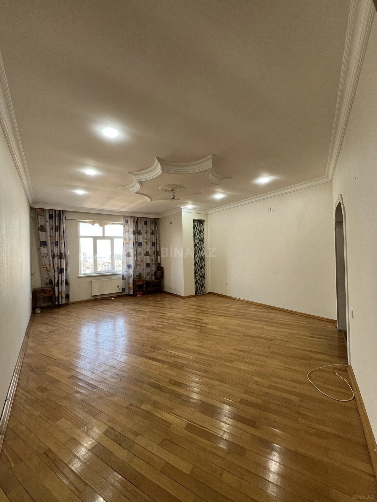 Satılır 2 otaqlı mənzil 98 m²