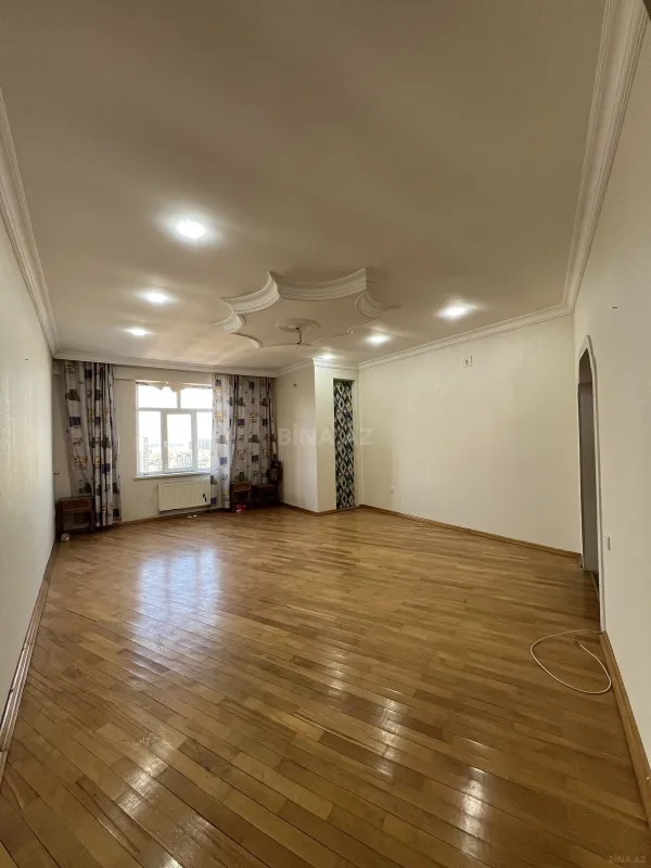 Satılır 2 otaqlı mənzil 98 m²