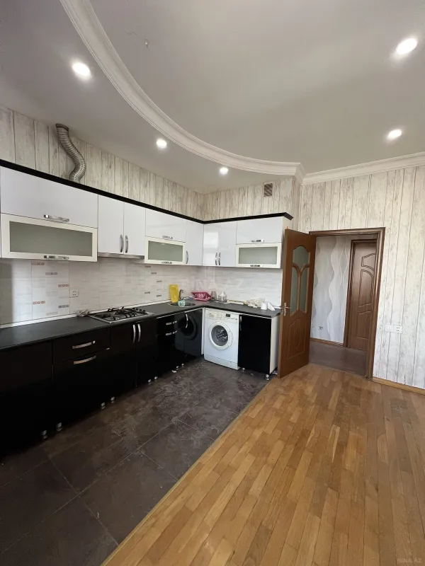 Satılır 2 otaqlı mənzil 98 m²