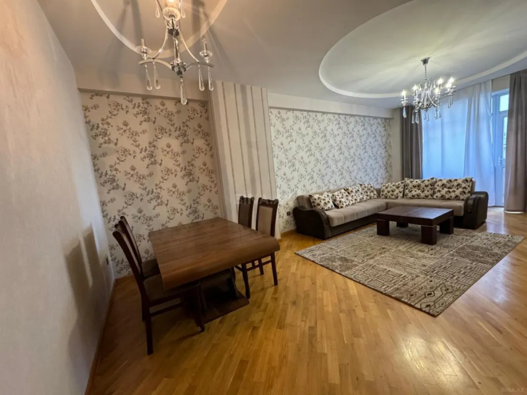 Kirayə verilir 2 otaqlı mənzil 100 m²