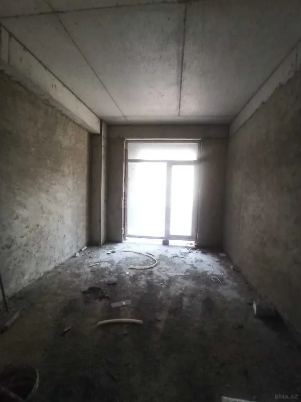 Satılır 3 otaqlı mənzil 135 m²