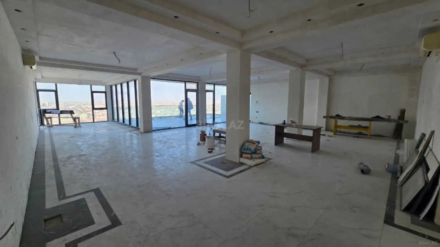 Satılır 10 otaqlı həyət evi 1000 m²