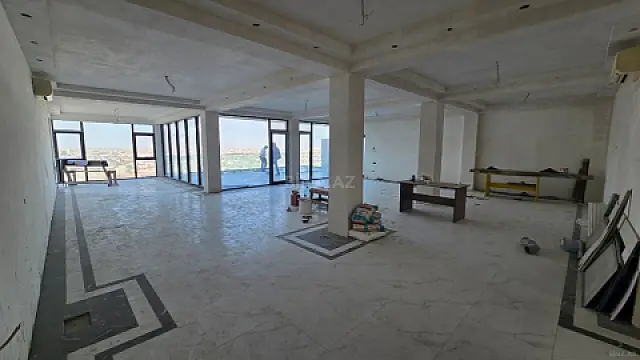 Satılır 10 otaqlı həyət evi 1000 m²