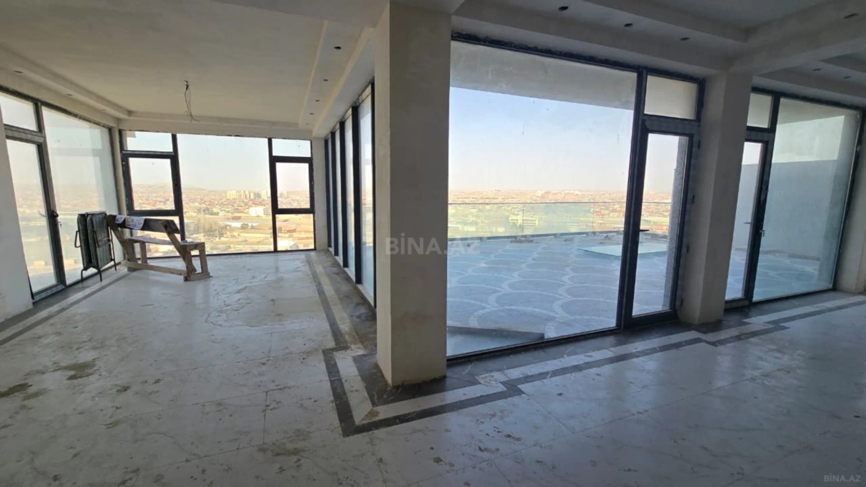 Satılır 10 otaqlı həyət evi 1000 m²