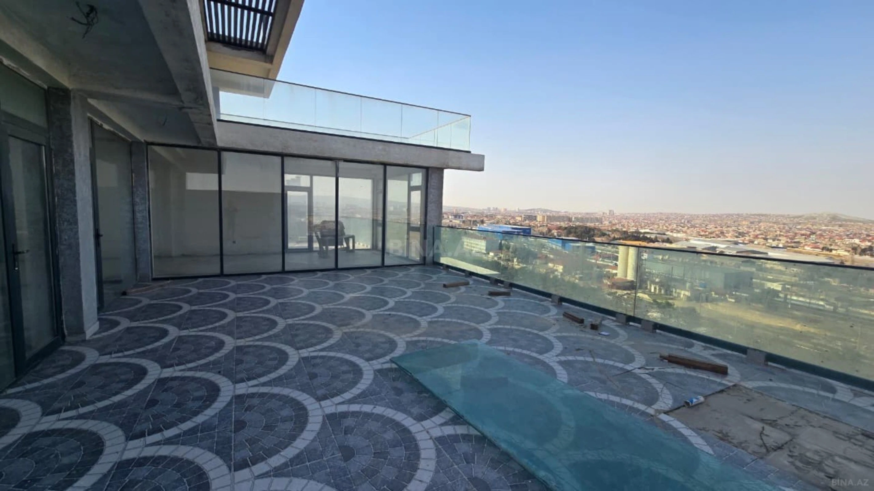 Satılır 10 otaqlı həyət evi 1000 m²