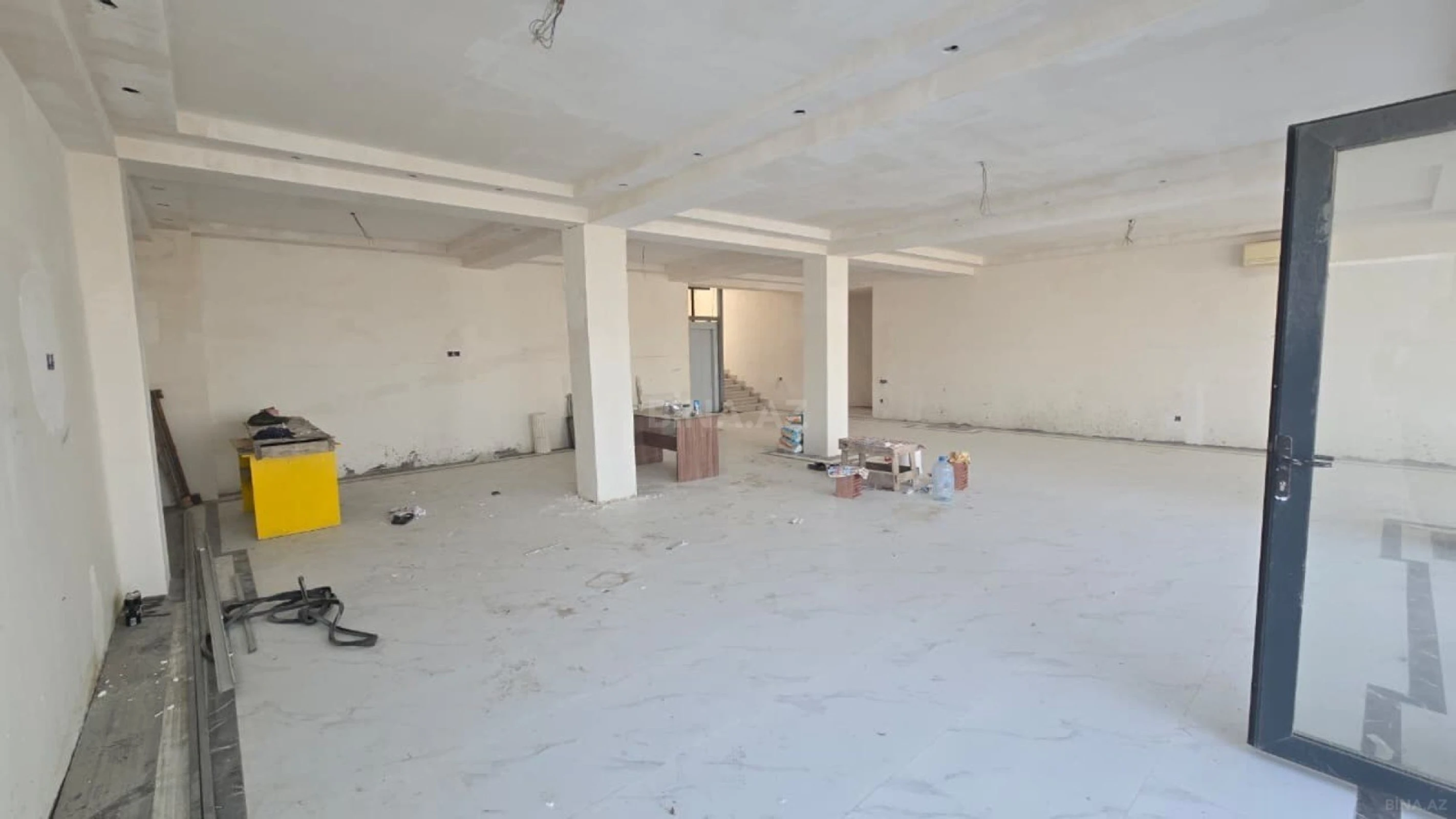 Satılır 10 otaqlı həyət evi 1000 m²