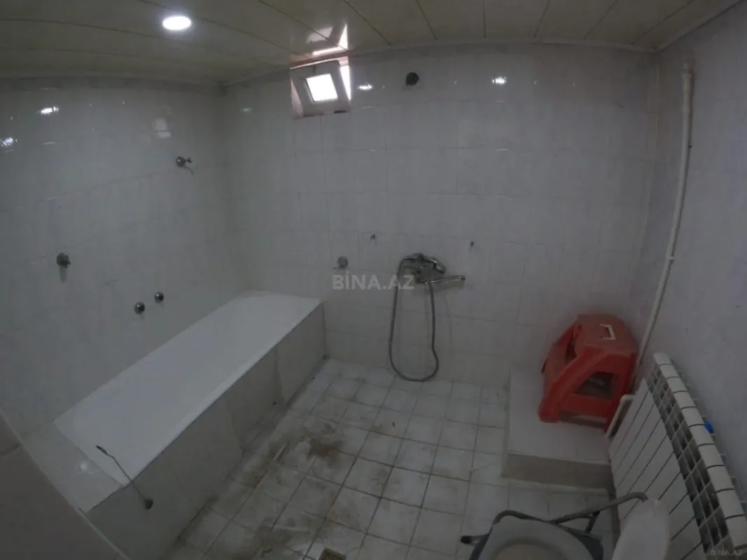 Satılır 9 otaqlı həyət evi 750 m²