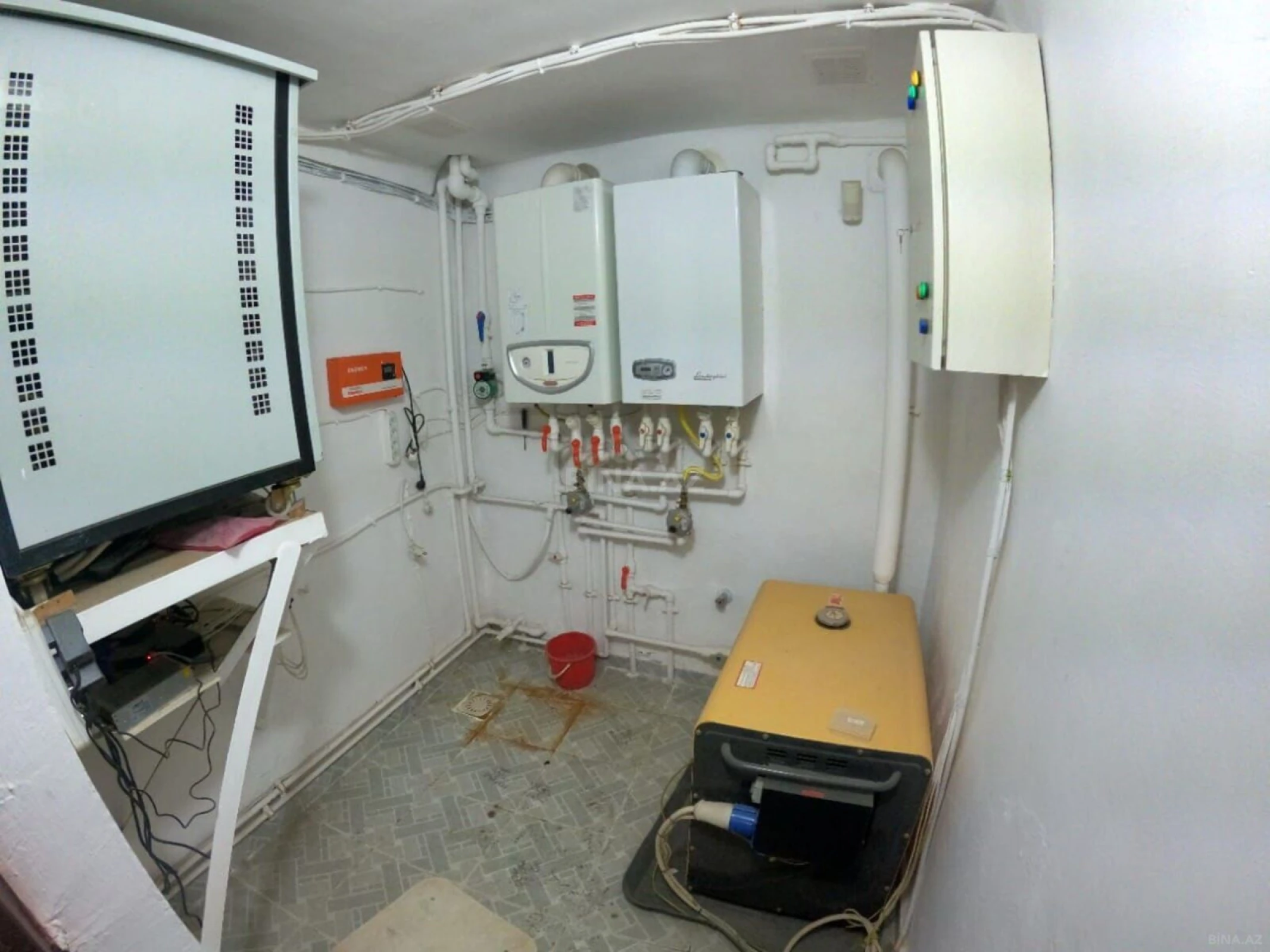 Satılır 9 otaqlı həyət evi 750 m²