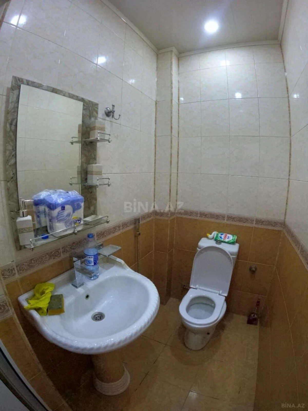 Satılır 9 otaqlı həyət evi 750 m²