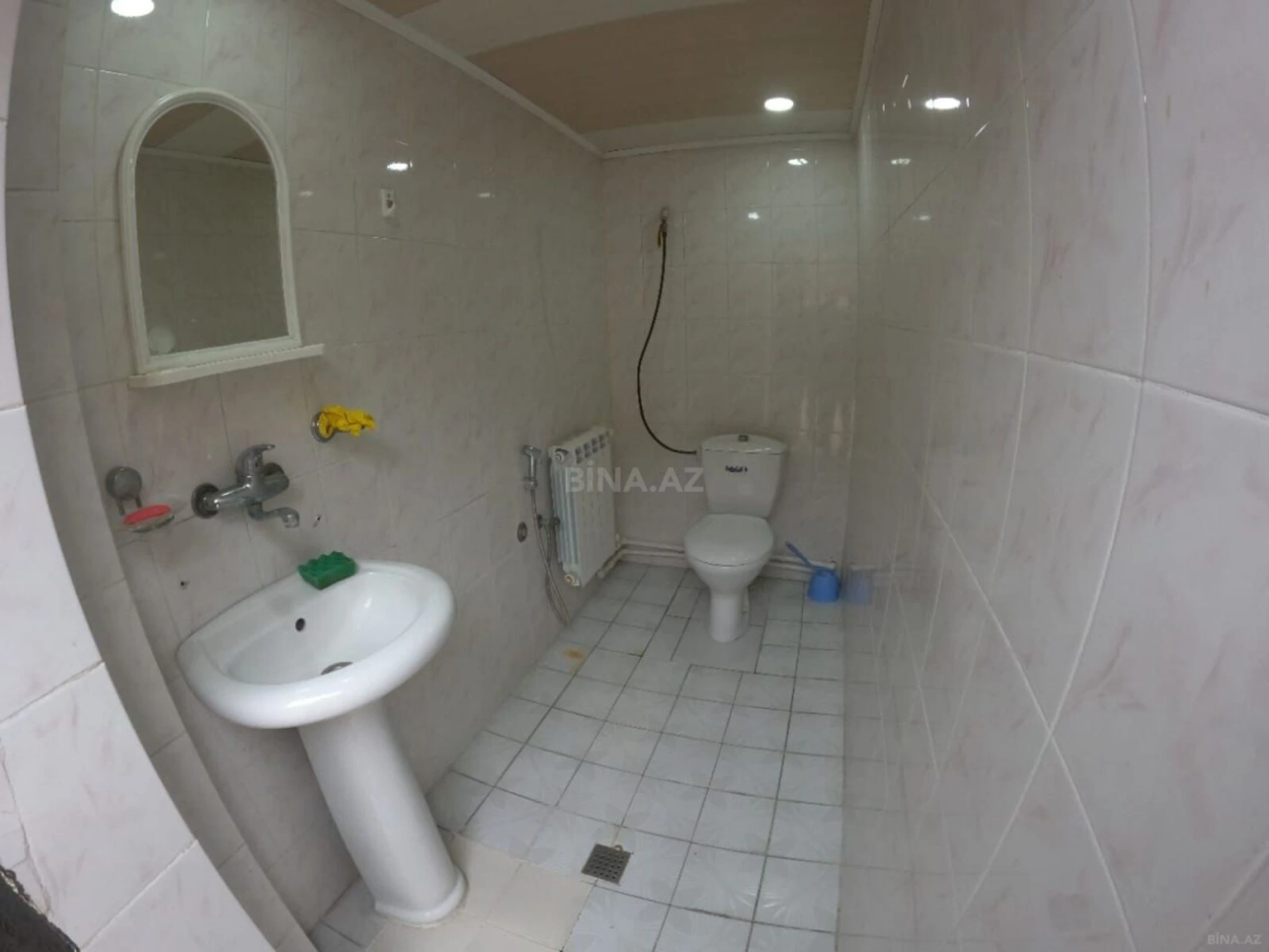 Satılır 9 otaqlı həyət evi 750 m²