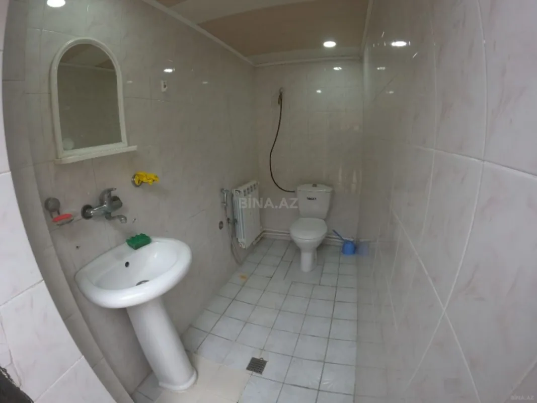 Satılır 9 otaqlı həyət evi 750 m²
