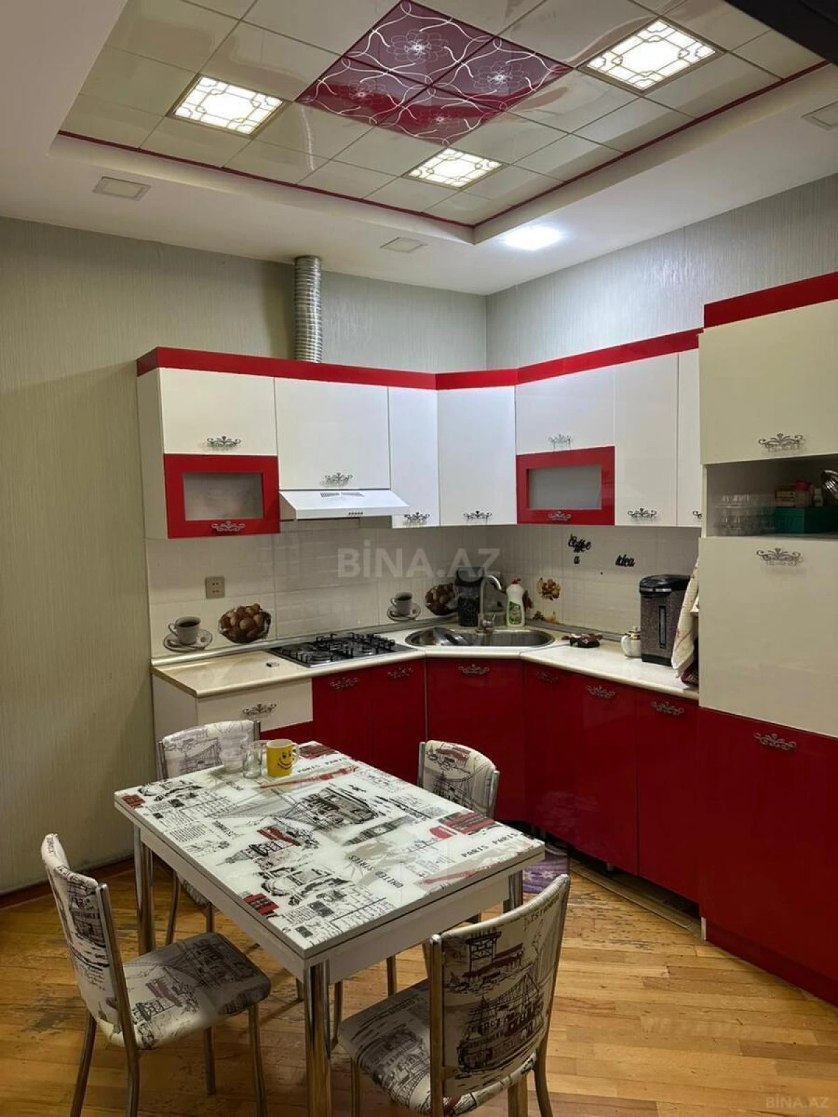 Kirayə verilir 2 otaqlı mənzil 85 m²