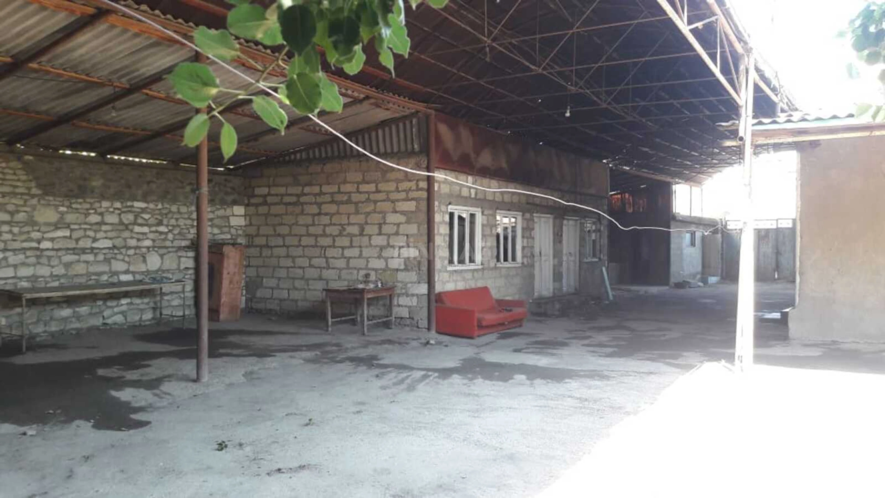 Satılır 6 otaqlı həyət evi 180 m²