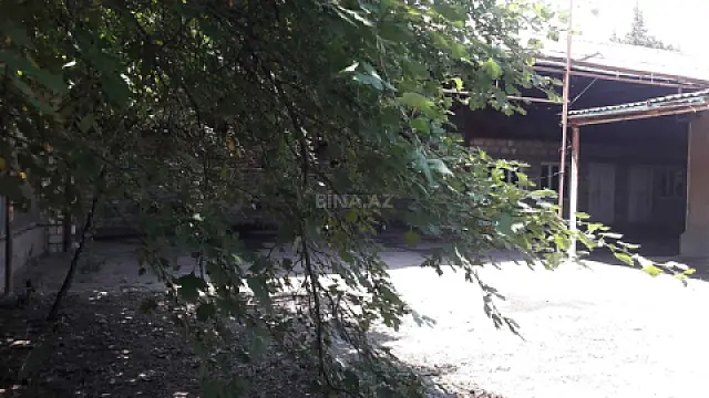 Satılır 6 otaqlı həyət evi 180 m²