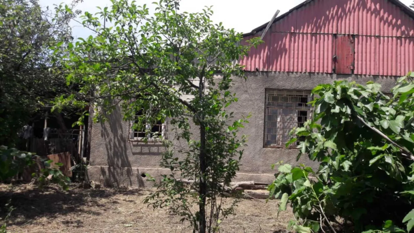 Satılır 6 otaqlı həyət evi 180 m²