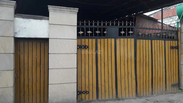 Satılır 6 otaqlı həyət evi 180 m²