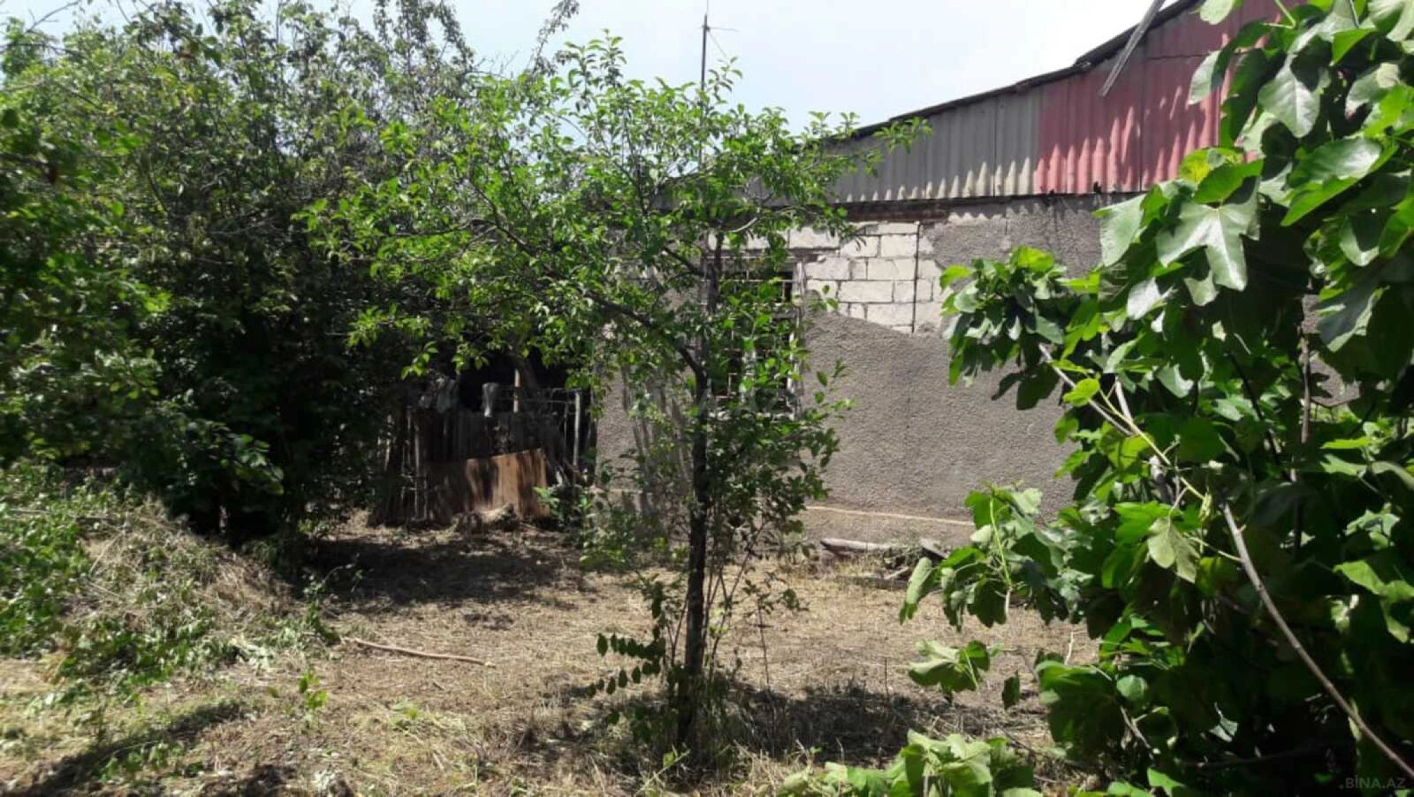 Satılır 6 otaqlı həyət evi 180 m²