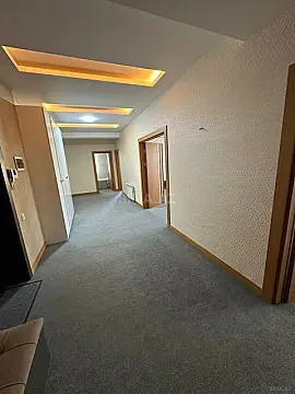 Kirayə verilir 3 otaqlı mənzil 131 m²