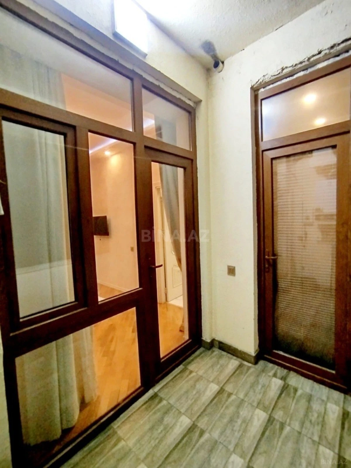 Kirayə verilir 2 otaqlı mənzil 75 m²