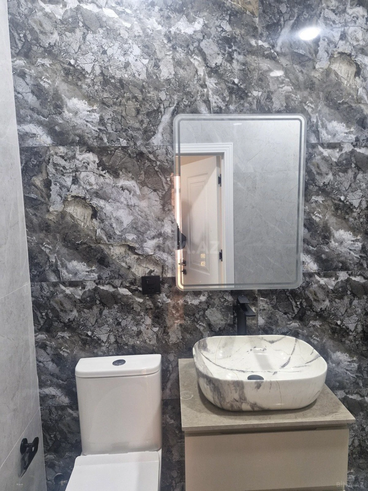 Satılır 3 otaqlı mənzil 63 m²