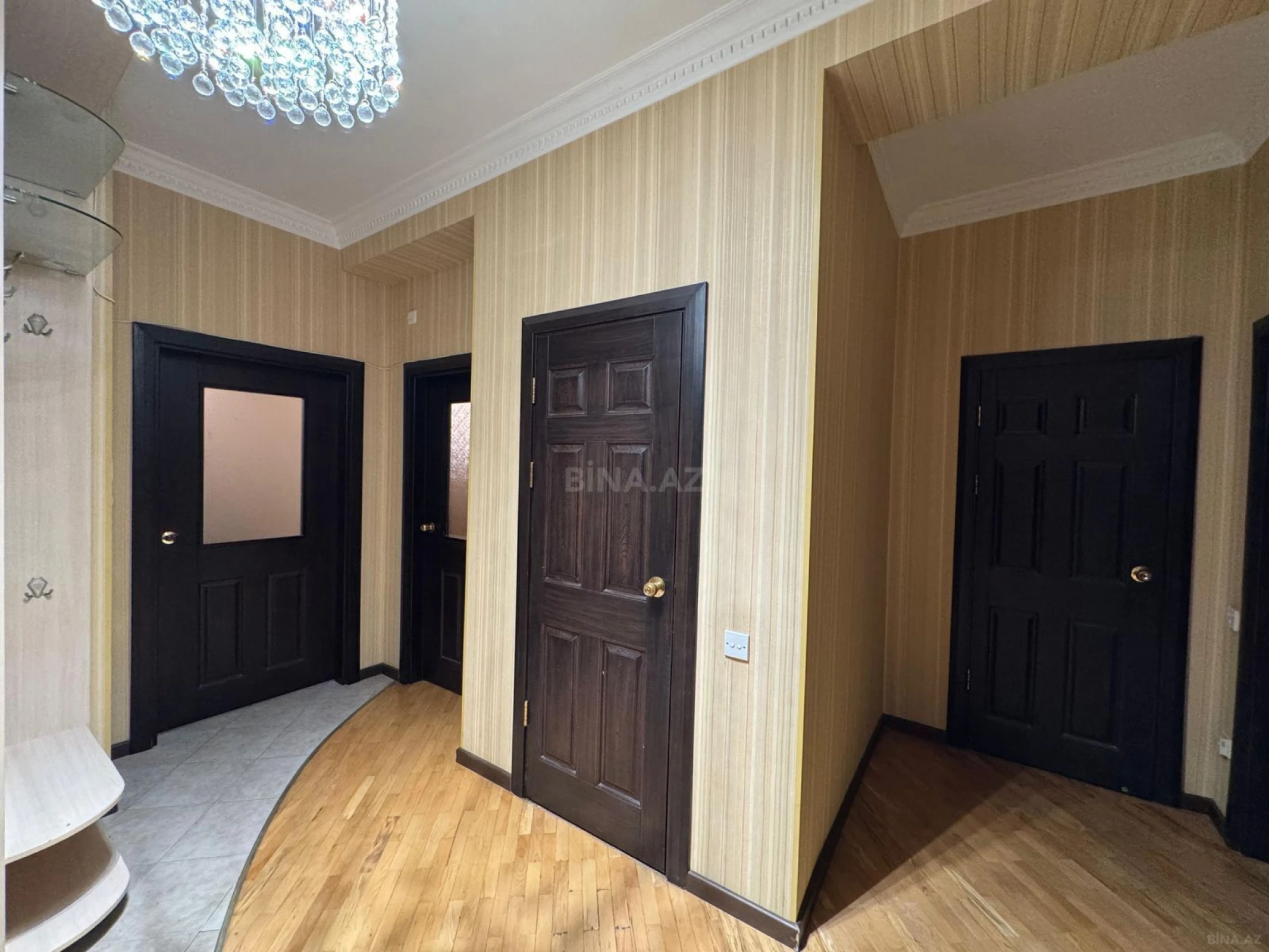 Kirayə verilir 3 otaqlı mənzil 108 m²