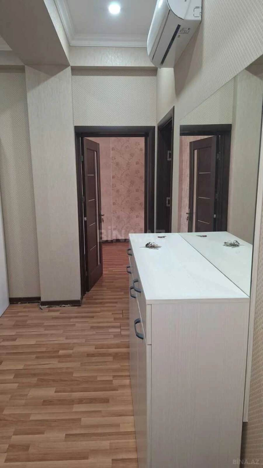Kirayə verilir 2 otaqlı mənzil 80 m²