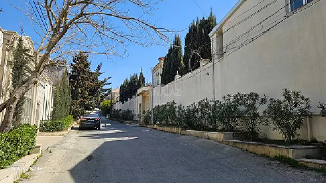 Satılır 8 otaqlı həyət evi 467 m²