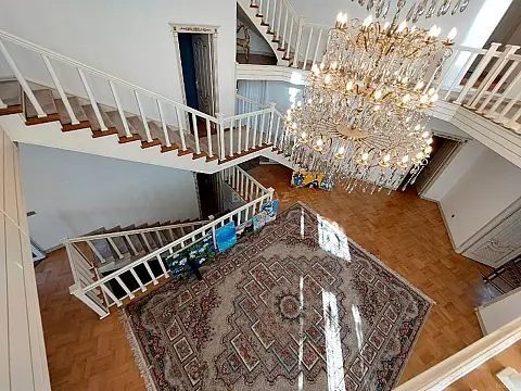 Satılır 8 otaqlı həyət evi 467 m²