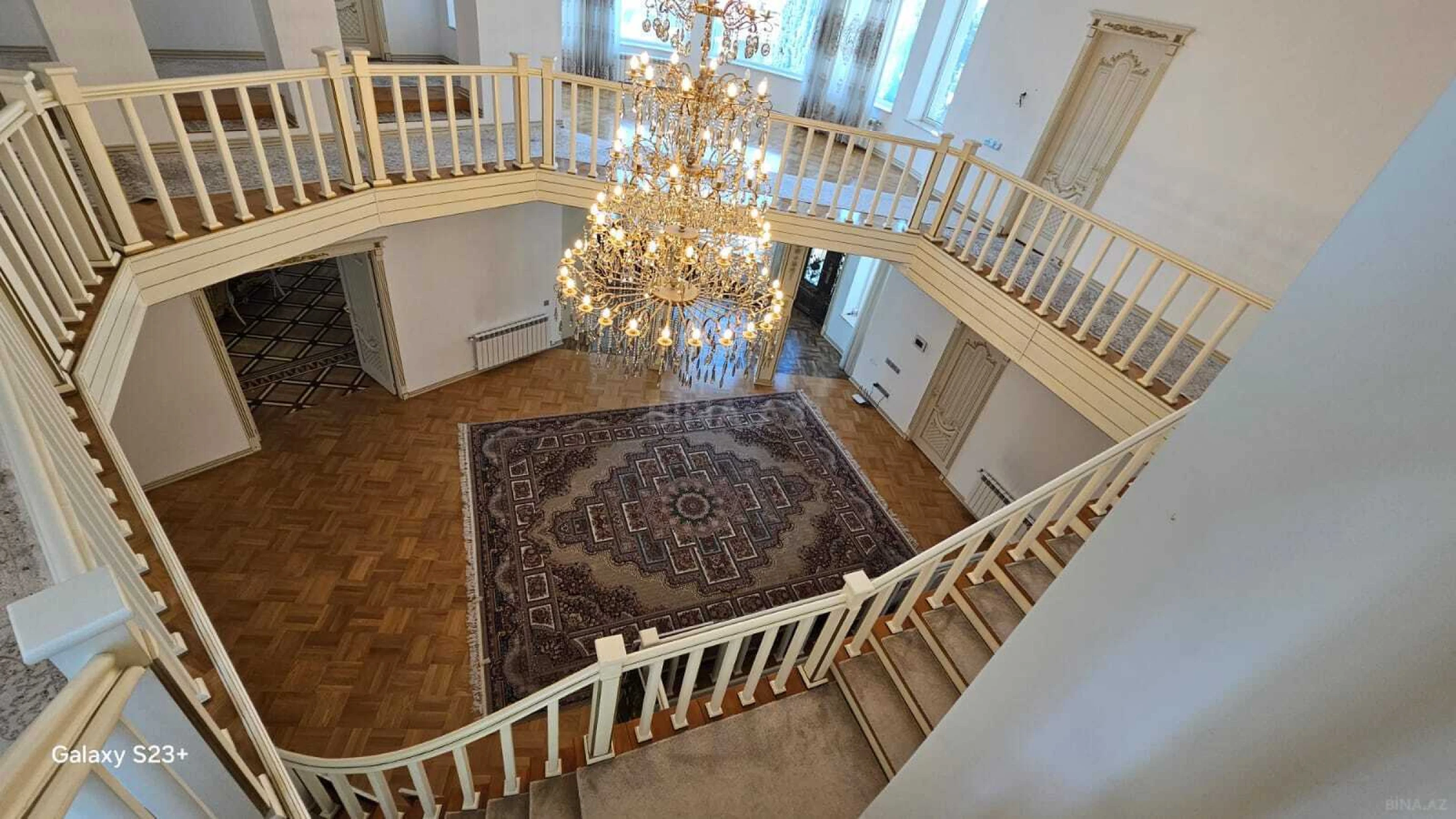 Satılır 8 otaqlı həyət evi 467 m²