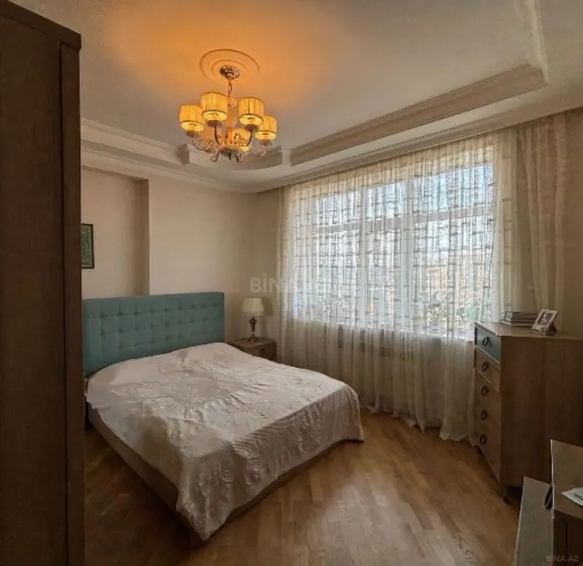Satılır 3 otaqlı mənzil 119 m²