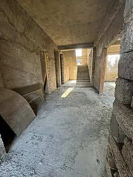 Satılır 5 otaqlı həyət evi 530 m²