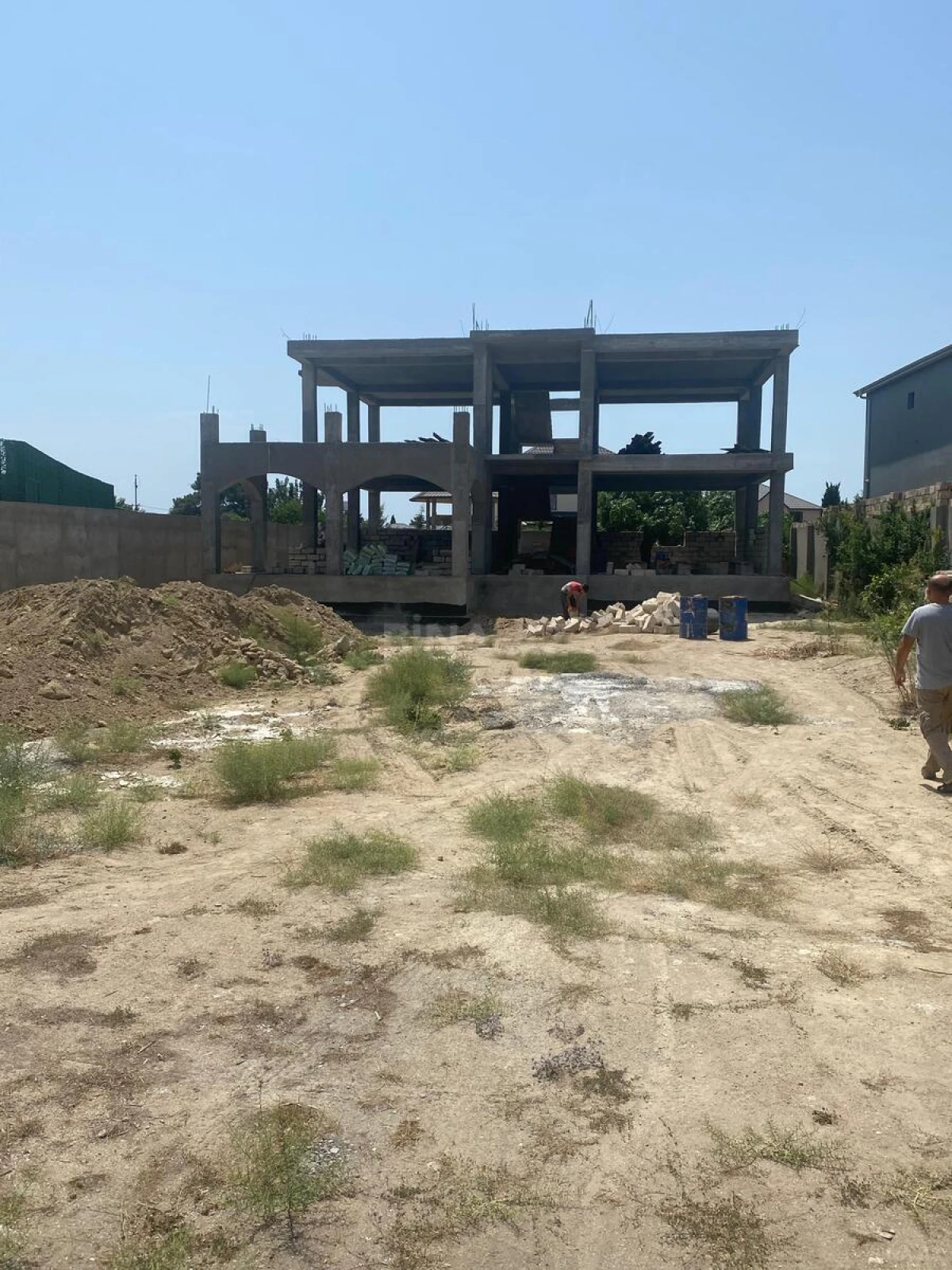 Satılır 5 otaqlı həyət evi 530 m²