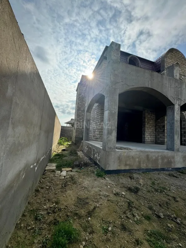 Satılır 5 otaqlı həyət evi 530 m²