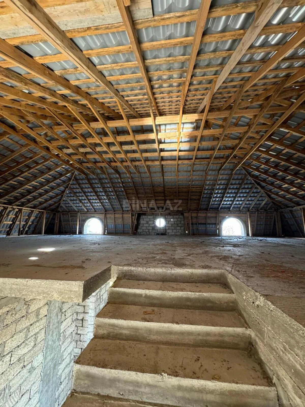 Satılır 5 otaqlı həyət evi 530 m²