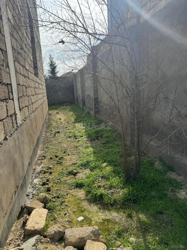 Satılır 5 otaqlı həyət evi 530 m²