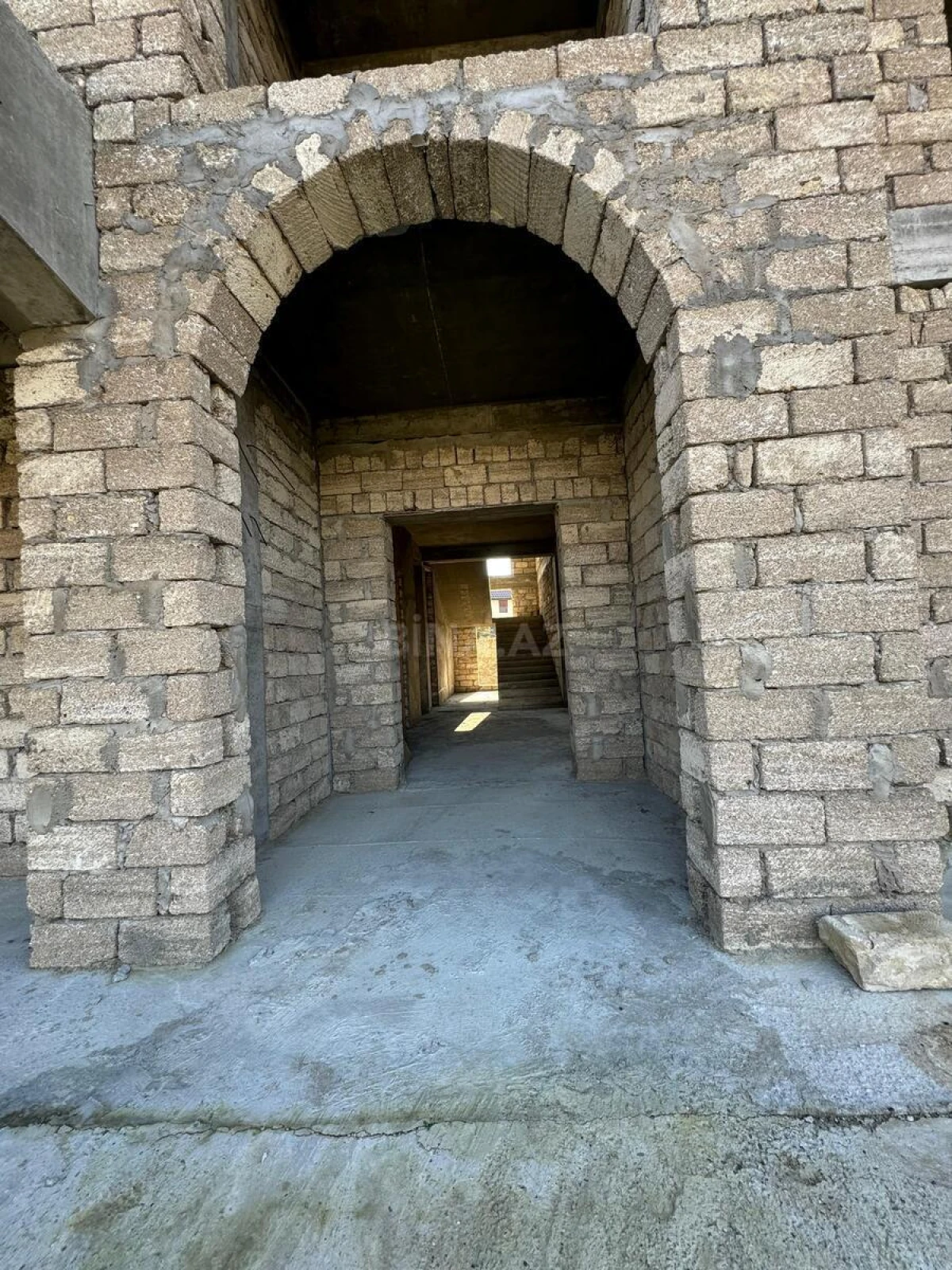 Satılır 5 otaqlı həyət evi 530 m²