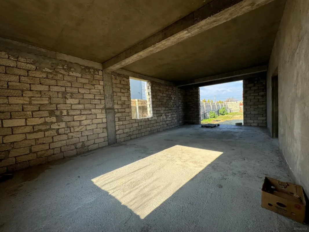 Satılır 5 otaqlı həyət evi 530 m²
