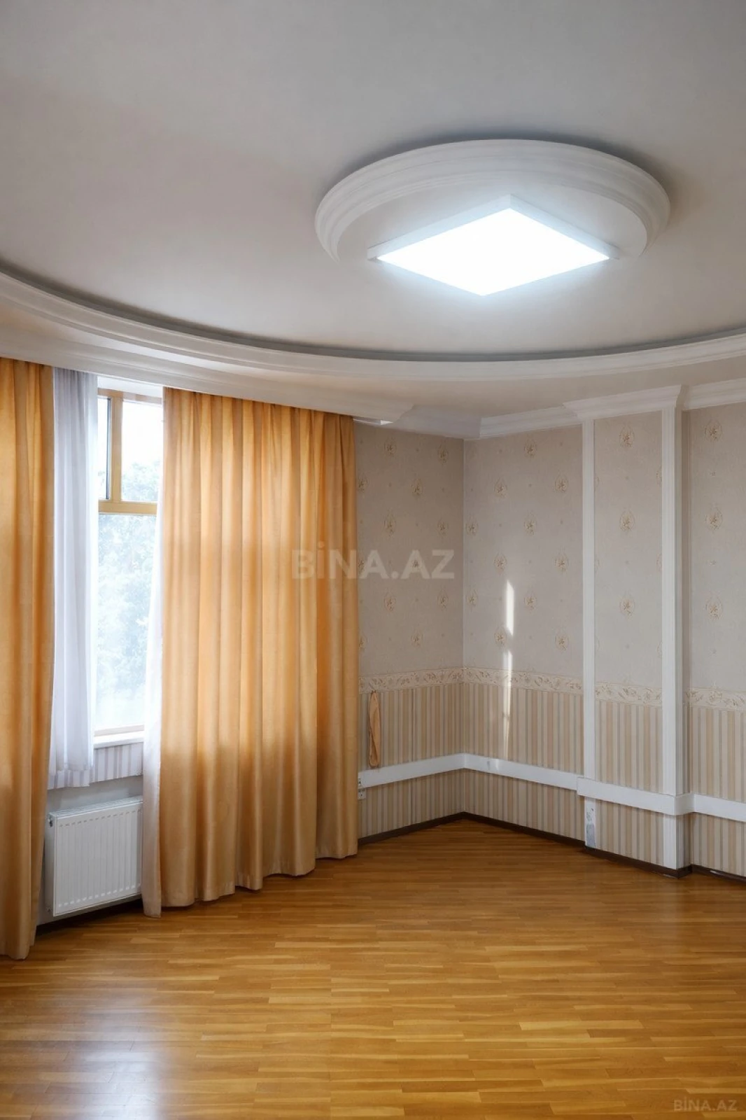 Satılır 4 otaqlı mənzil 128 m²