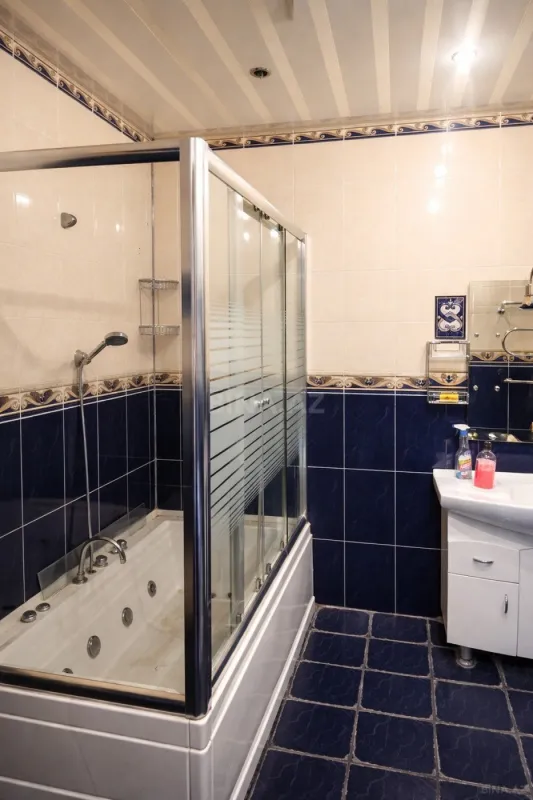 Satılır 4 otaqlı mənzil 128 m²