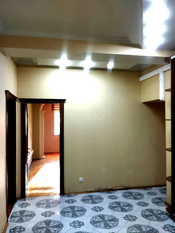 Satılır 4 otaqlı mənzil 128 m²
