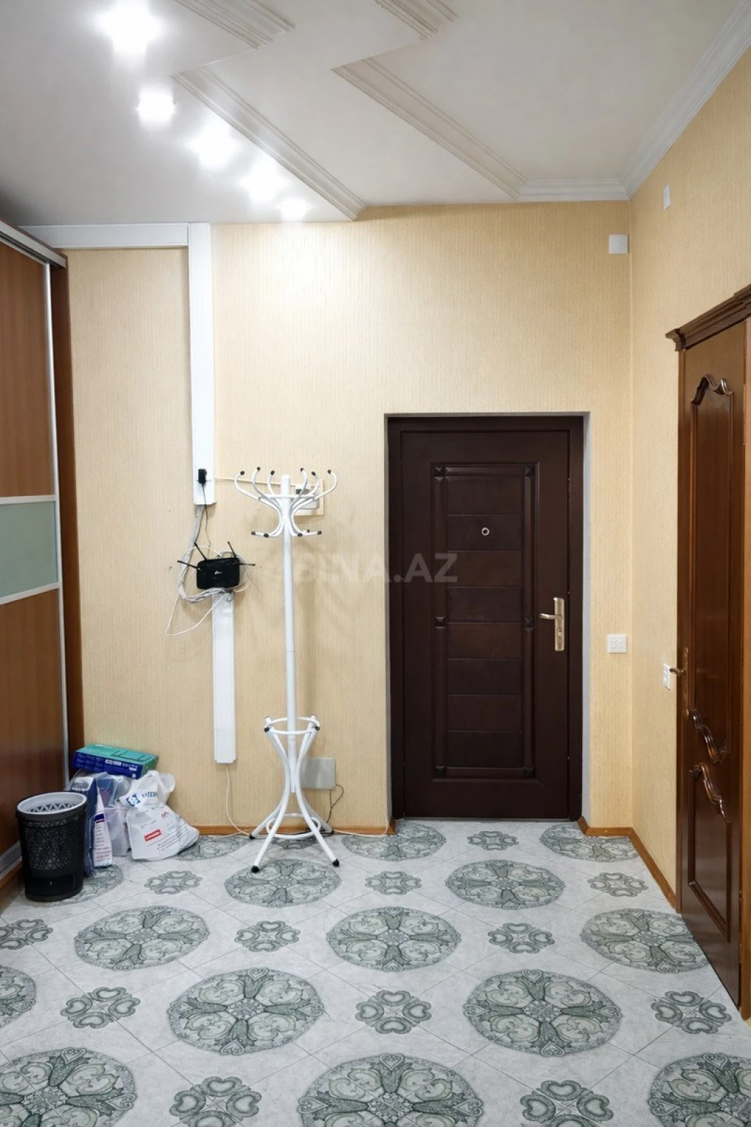 Satılır 4 otaqlı mənzil 128 m²