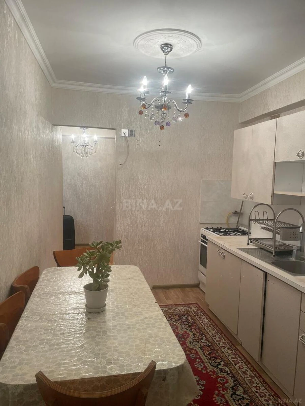 Kirayə verilir 2 otaqlı mənzil 70 m²
