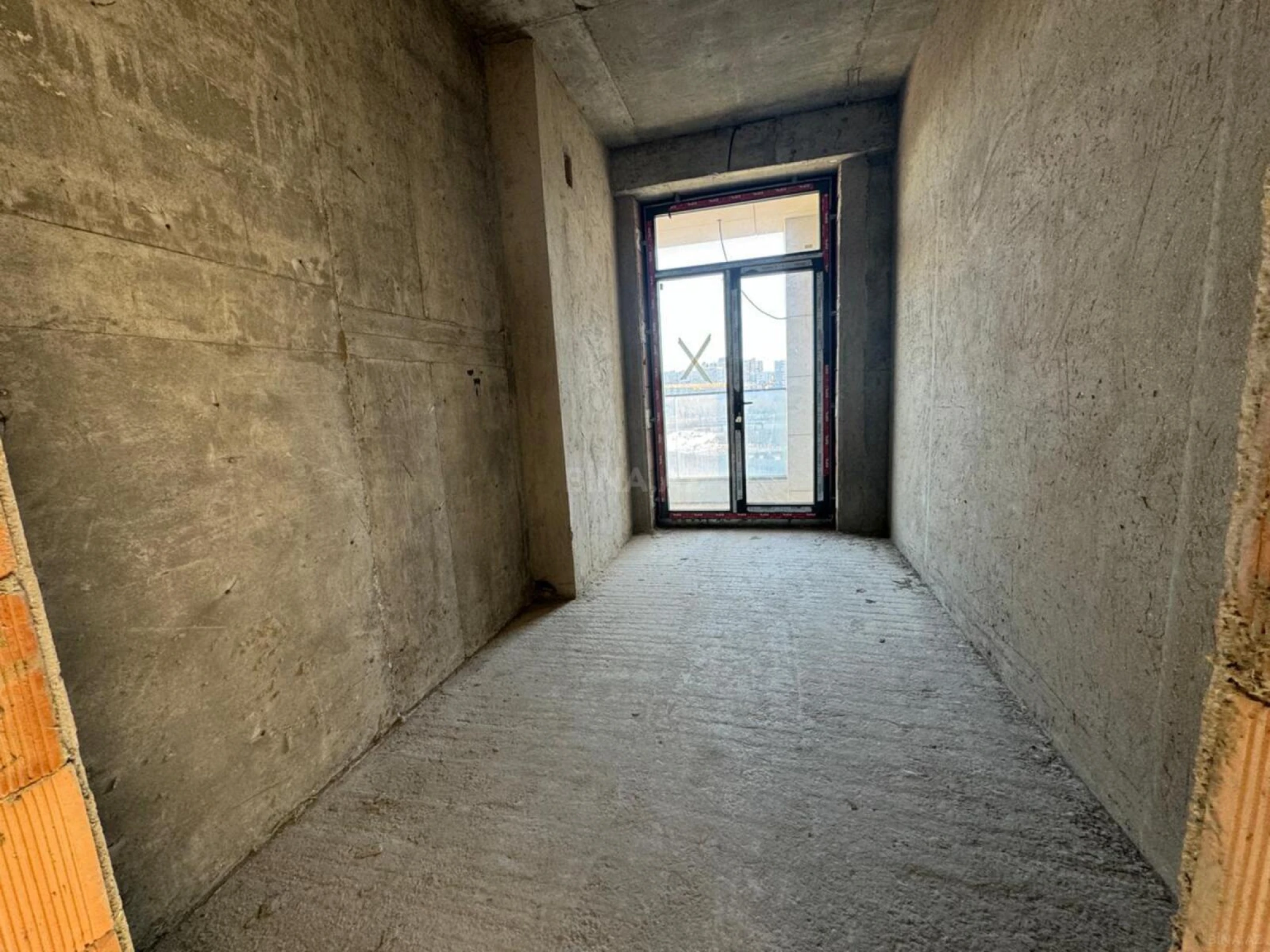 Satılır 3 otaqlı mənzil 111 m²