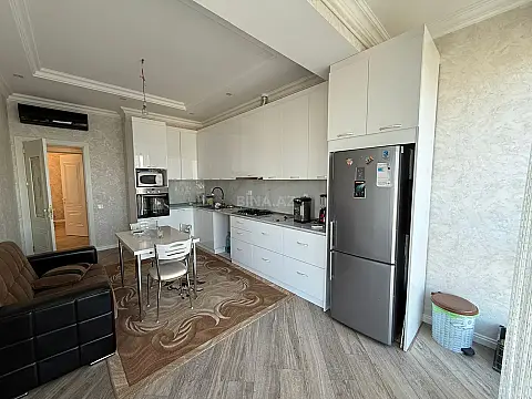 Satılır 3 otaqlı mənzil 136.1 m²