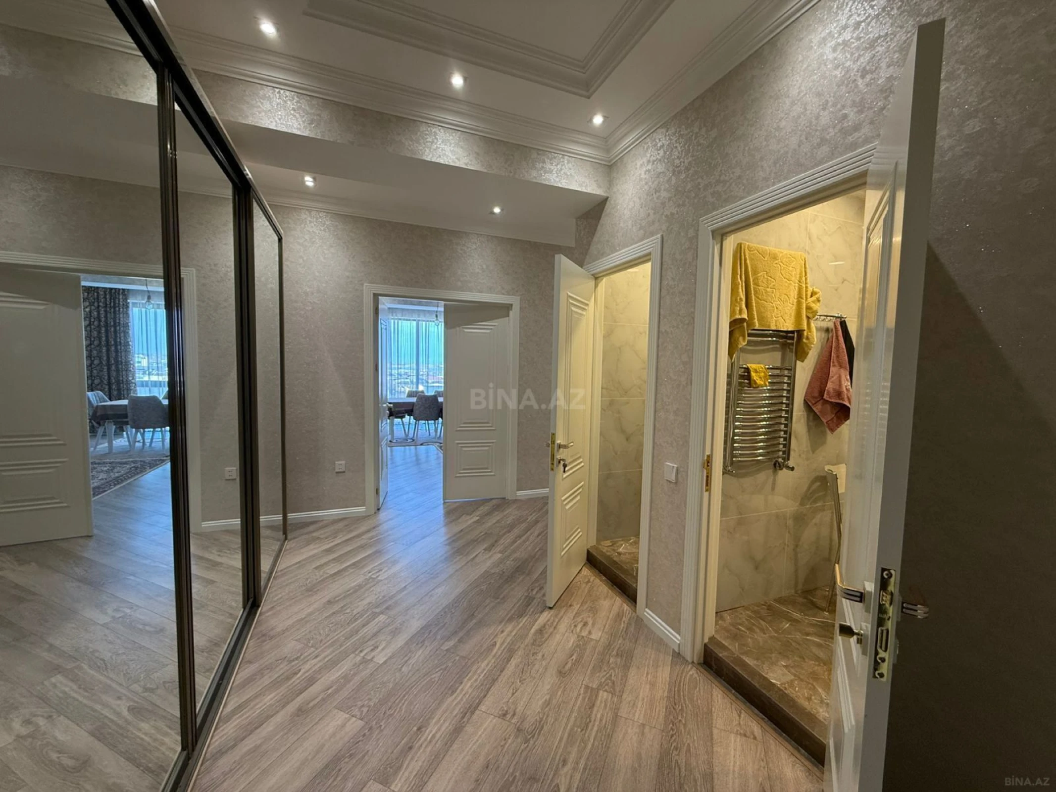 Satılır 3 otaqlı mənzil 136.1 m²